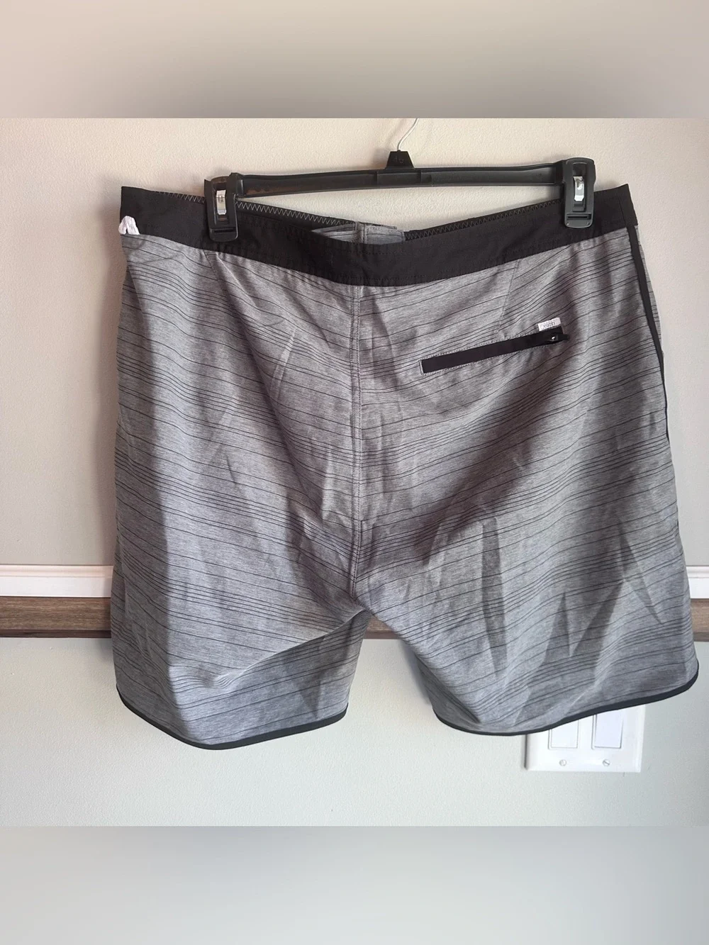 Vuori shorts gray
